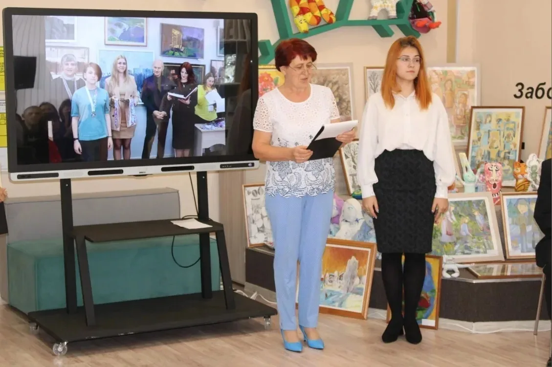 🥳👐🦋🌺🌸💐🌼🌷Сегодня свой день рождения отмечает — преподаватель художественного отделения детско