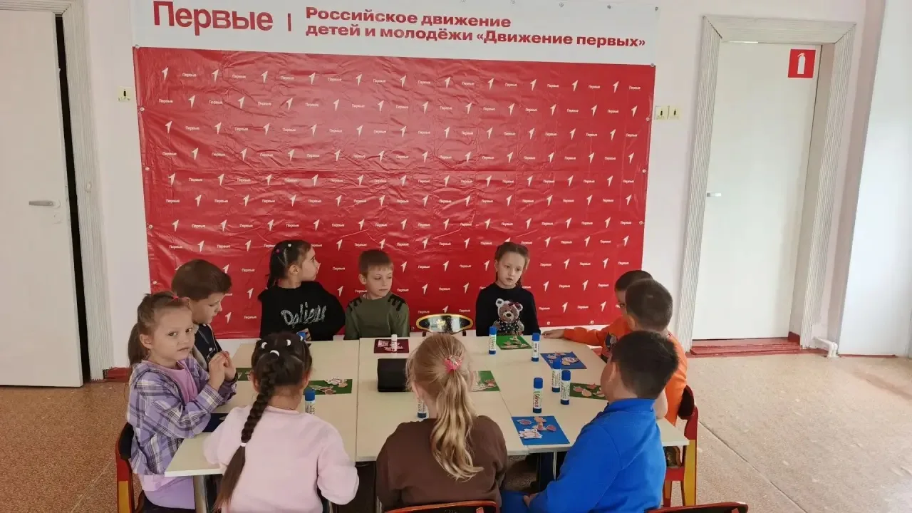 🌹5 октября - День Учителя. Роль учителя важна в жизни каждого человека: педагог обучае...