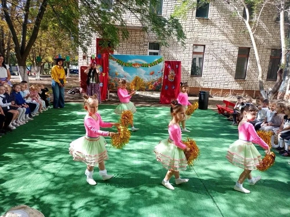 День знаний в детском саду: Как Незнайка и Баба Яга помогли «Солнышкам» начать учебный год