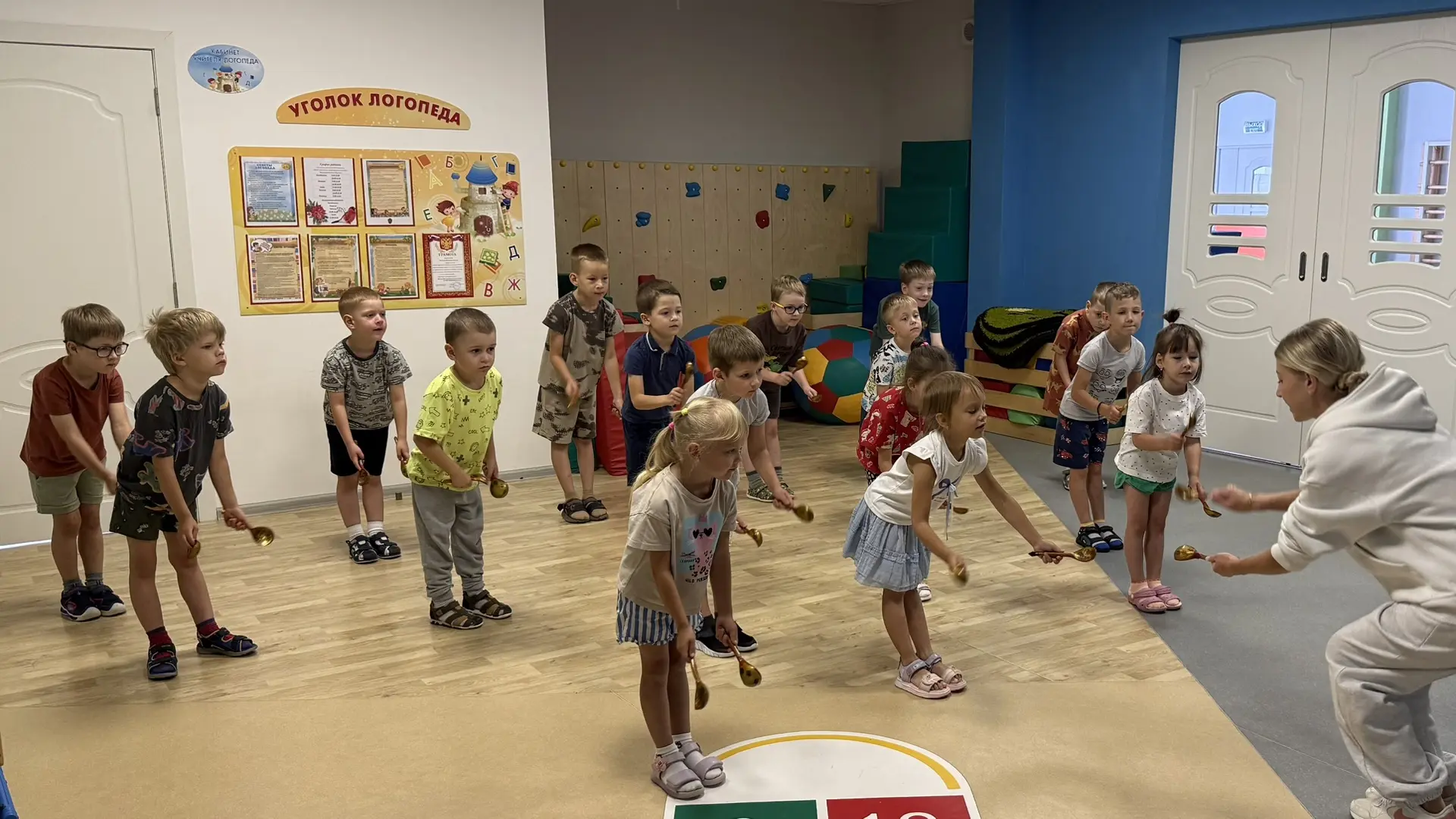 💃ДЕНЬ ТАНЦА 💃
Сегодня ребята с удовольствием окунулись в мир движений и ритма. Мы слушали композиц