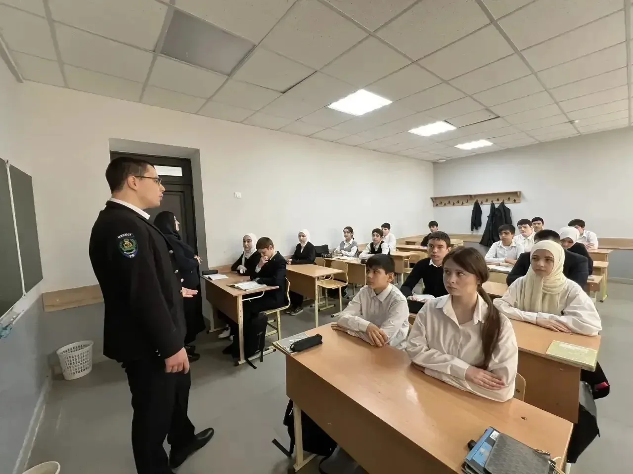 Проведение профилактической беседы в 8-х классах  Сегодня в 8-х классах нашей гимназии состоялась вс