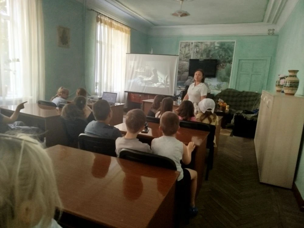 КИНОЛЕКТОРИЙ "ФИЛЬМ О ВОЙНЕ. РАЗГОВОР С ДЕТЬМИ"
22 июня - одна из самых печальных дат в истории Росс