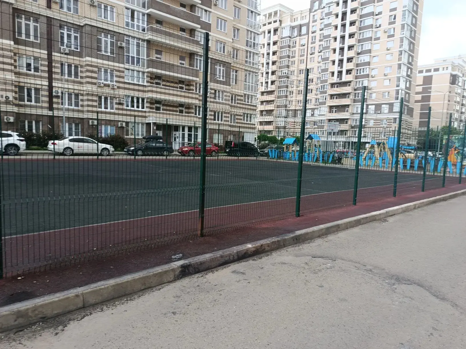Сотрудниками технического отдела были проведены работы по замене секций на спортивных п...
