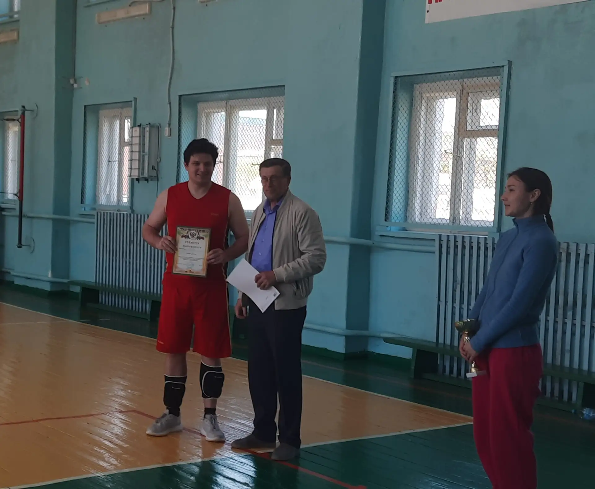 8 мая в нашей спортивной школе состоялся городской турнир по волейболу среди студентов ...