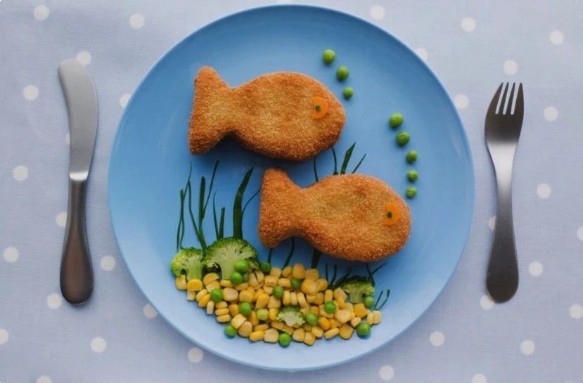 🐟 Рыба и морепродукты для ума: как должны питаться дети и молодёжь с 1 сентября