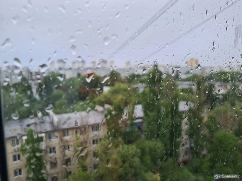🌧️⚡ Ливни с градом и ветром до 25 м/с обрушатся на Волгоградскую область