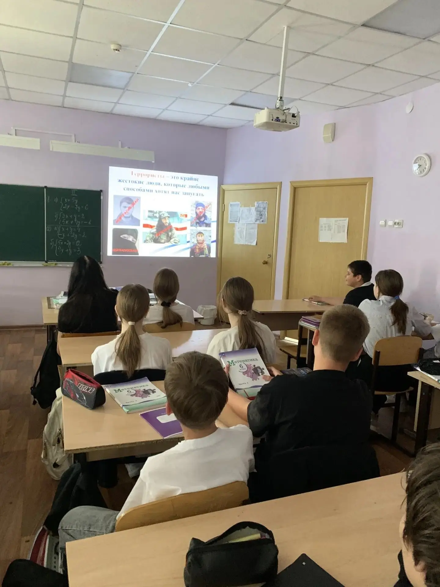 в 6-х классах  проведены тематические беседы на тему: «Терроризм и экстремизм: правила безопасности»