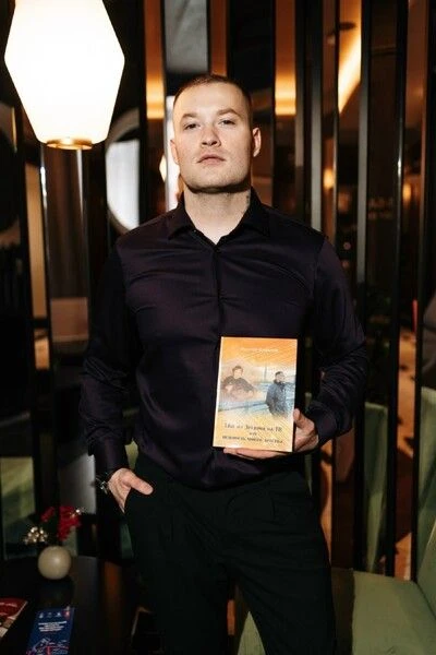 Российский интернат потребовал уничтожить книгу «Шаг из детдома»

В книге Максим Данилов из Санкт-Пе