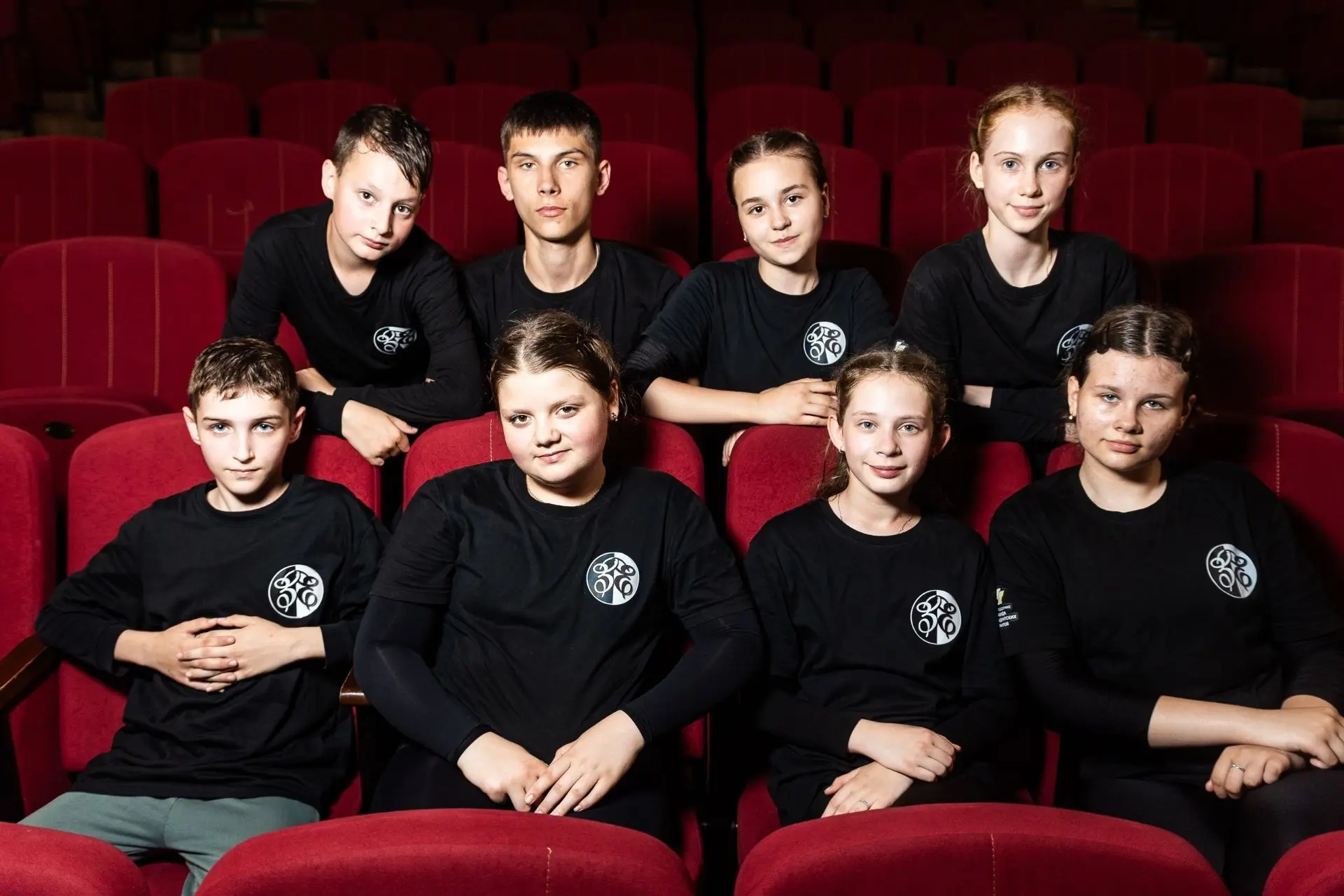 🎭Артисты театра теней «Зеркало» выступили на фестивале домашних спектаклей в Орлёнке! 

👍Из всех у