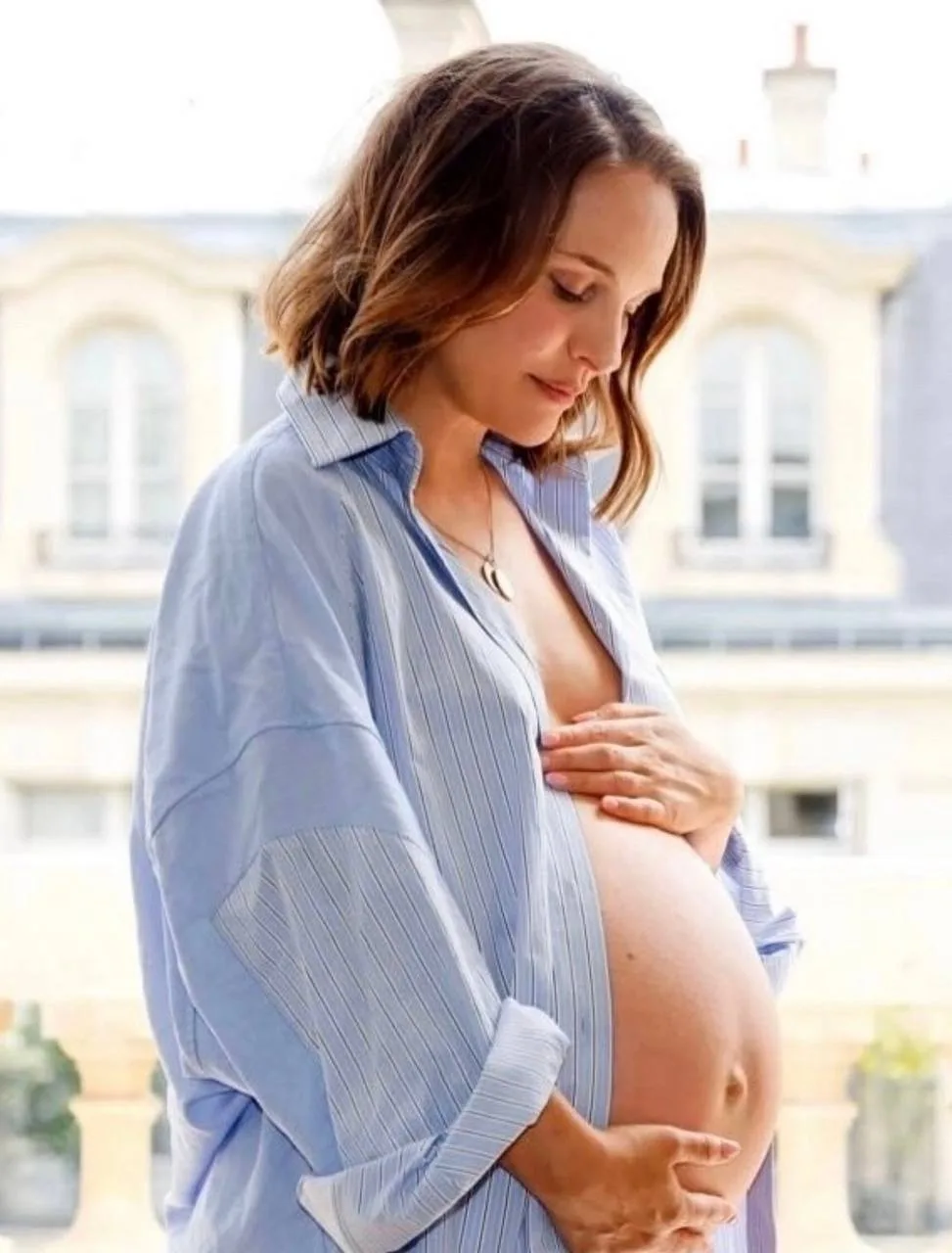 45-летняя Натали Портман ждет третьего ребенка. Актриса официально подтвердила беременн...