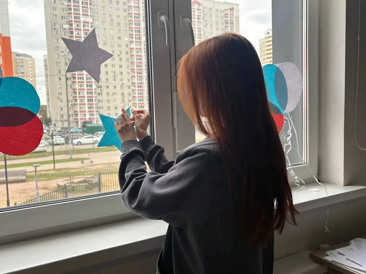 🕊️ Мы помним! Мы гордимся! «Окна Победы» в нашем «Успехе»  В преддверии 9 Мая Образовательный центр 