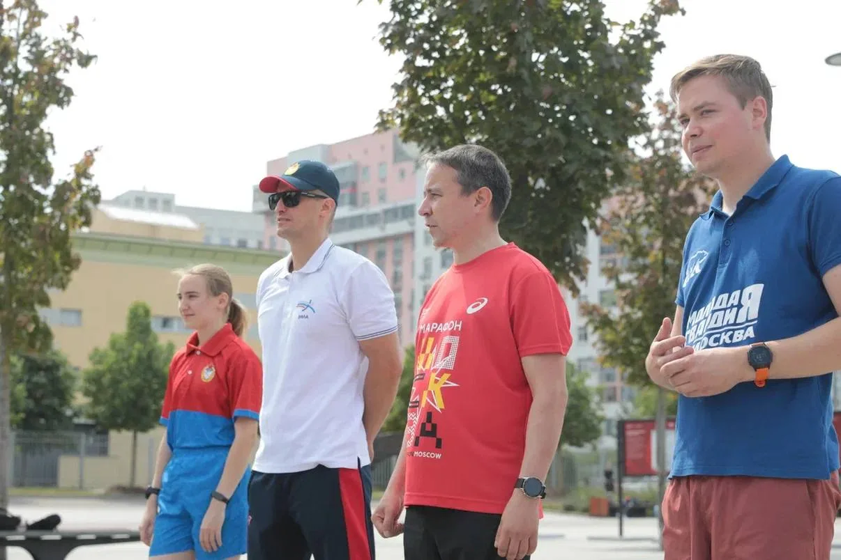 Новый беговой клуб заработал в Северном округе. Первая тренировка прошла в парке «Ходын...