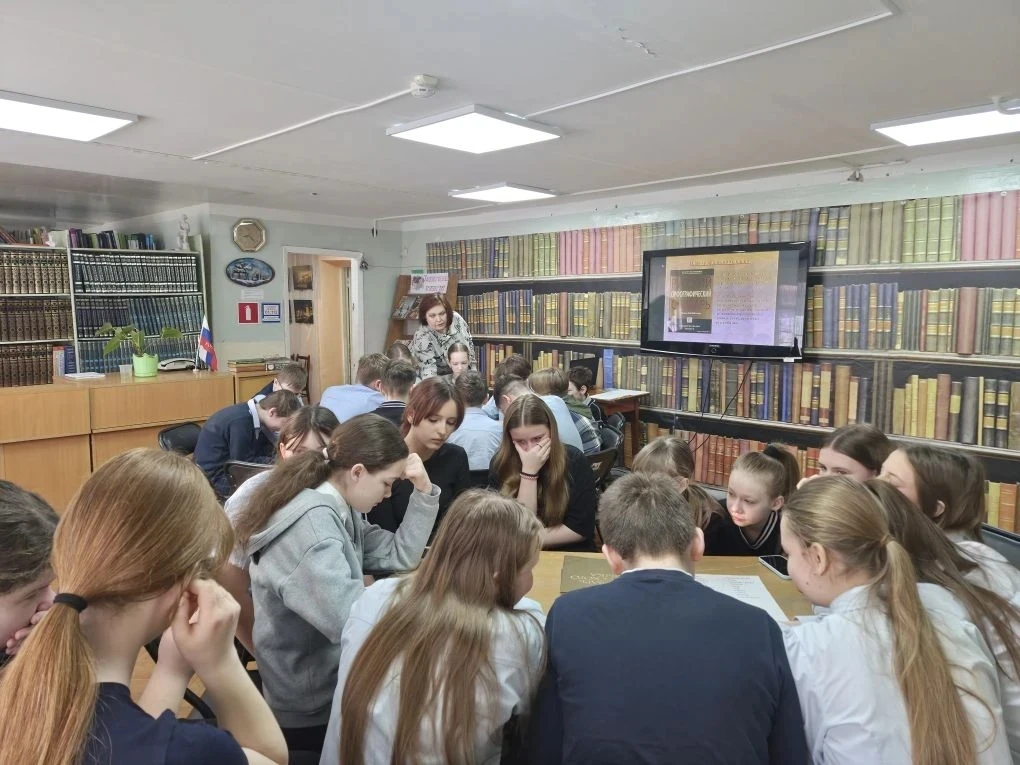📚 В ГОСТИ К СЛОВАРЯМ: 6В В БИБЛИОТЕКЕ Интересно знакомиться с новыми словами? А как же это сделать б