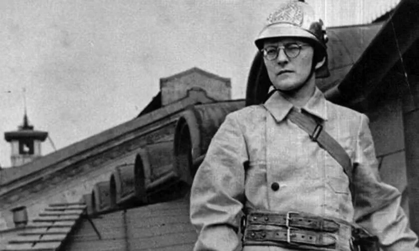 Дмитрий Шостакович — боец добровольной пожарной команды профессорско-преподавательского состава Лени