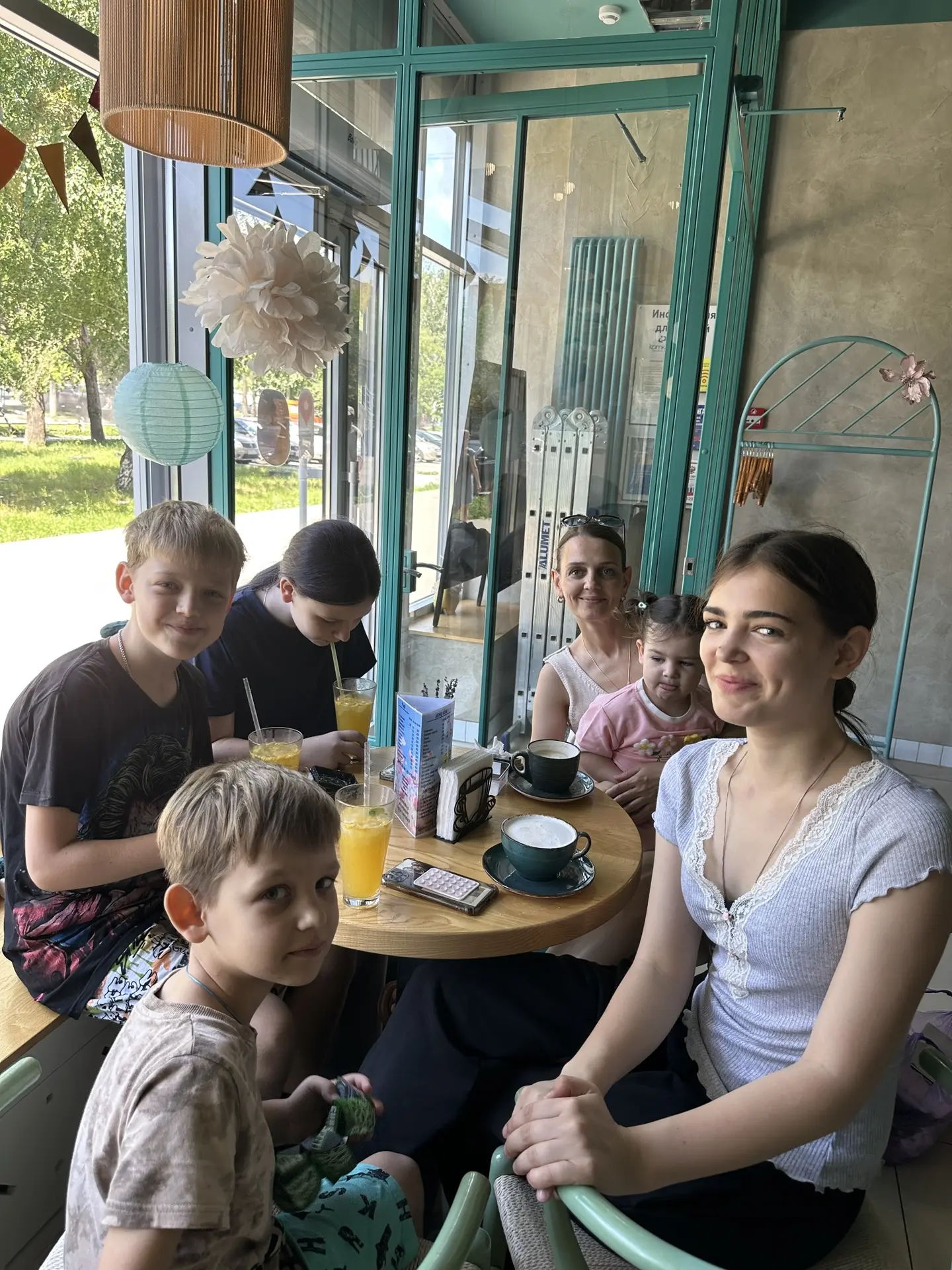 Чем я думала, когда детей рожала с разницей 2 года?! 😄
Вот сейчас, например, ладно бы один экзамены