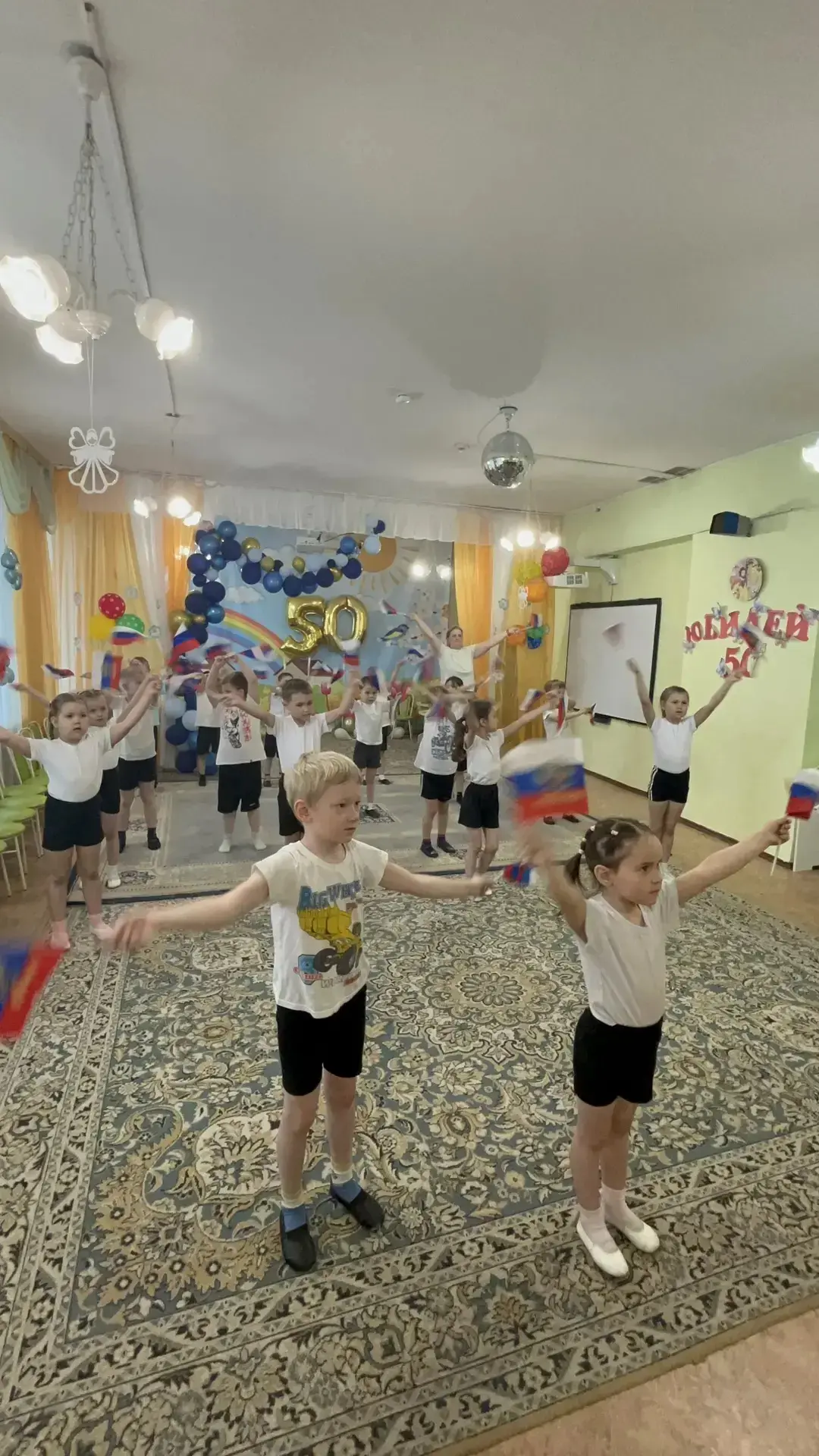 🇷🇺В преддверии главного государственного праздника — Дня России — в нашей старшей гру...