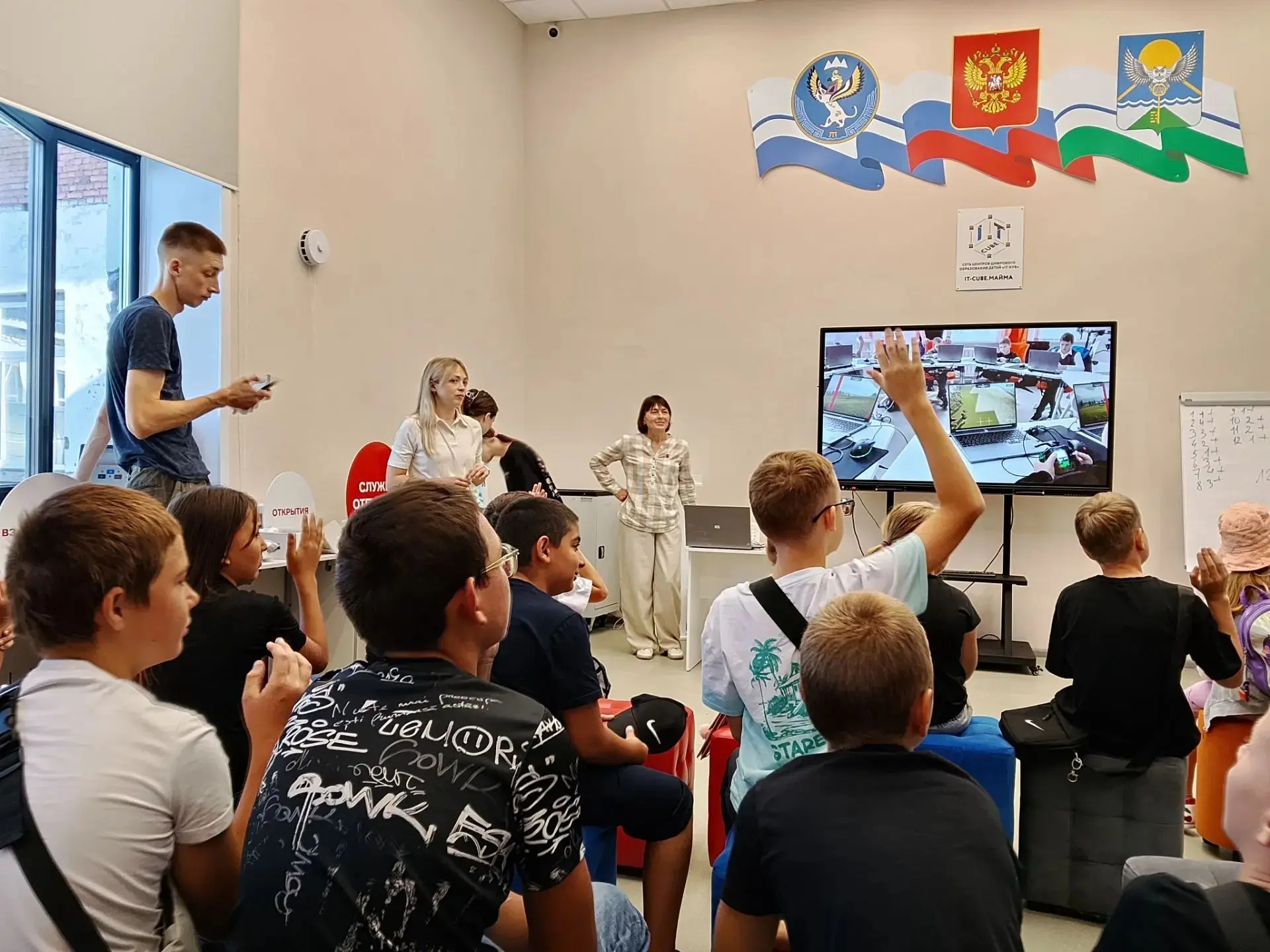 Будущее уже здесь! 🚀

Сегодня наши ребята совершили увлекательное путешествие в мир высоких техноло