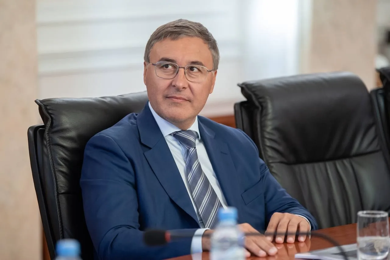 В России стало слишком много людей с высшим образованием, заявил министр науки и высшего образования