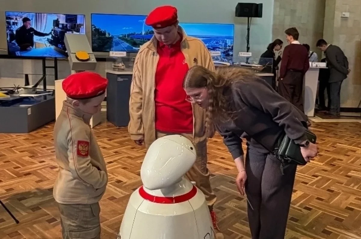 🚀 Школьники в Питере показали, что наше будущее в надёжных руках  В Петербурге прошла конференция мо