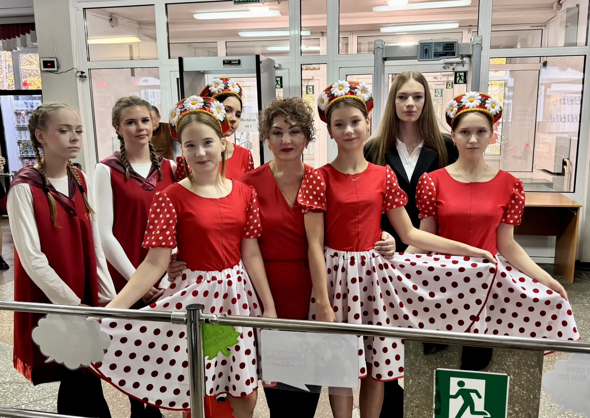 В ПРЕДДВЕРИИ ДНЯ УЧИТЕЛЯ – ЯРКО И ДУШЕВНО!