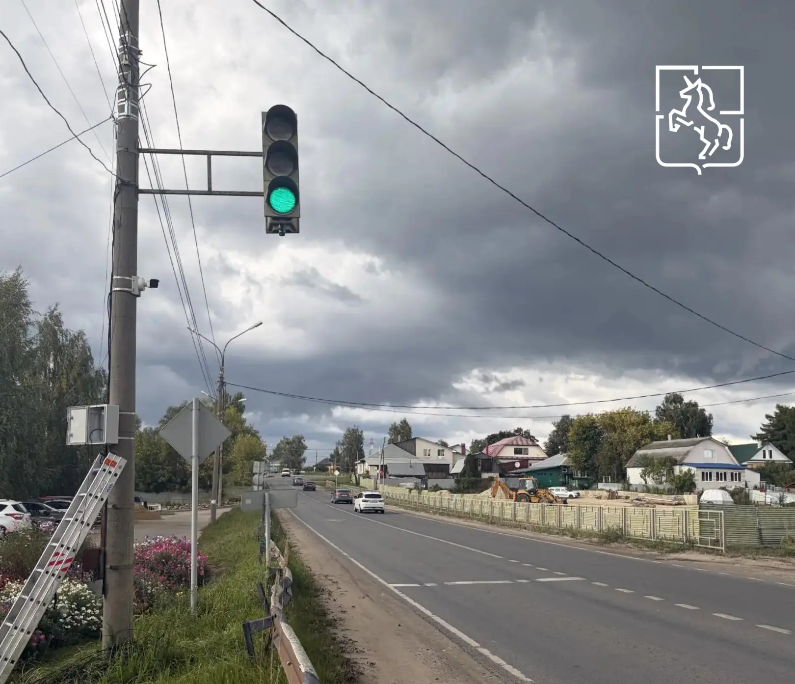 На пешеходном переходе возле Мотмосской школы установили камеры, фиксирующие нарушения ...