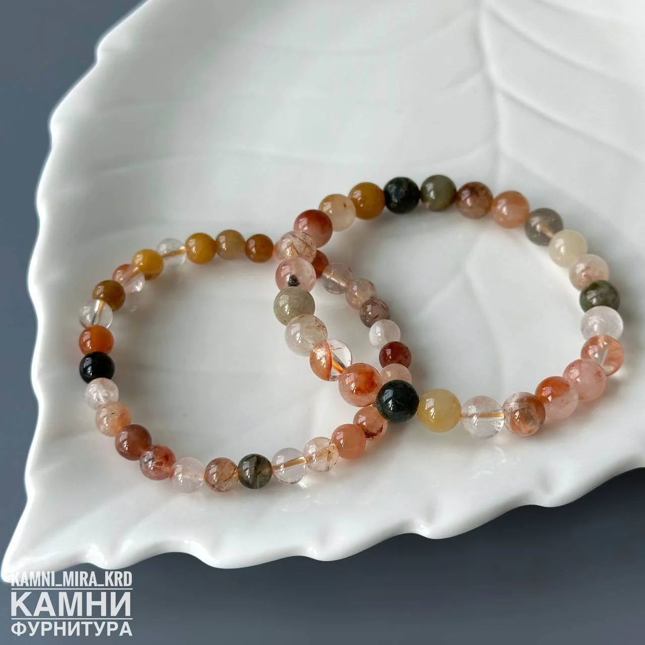 https://kamnimira-krd.ru/magazin/product/brasletkvarz - Браслет из цветного кварца, шары

6,2 мм око
