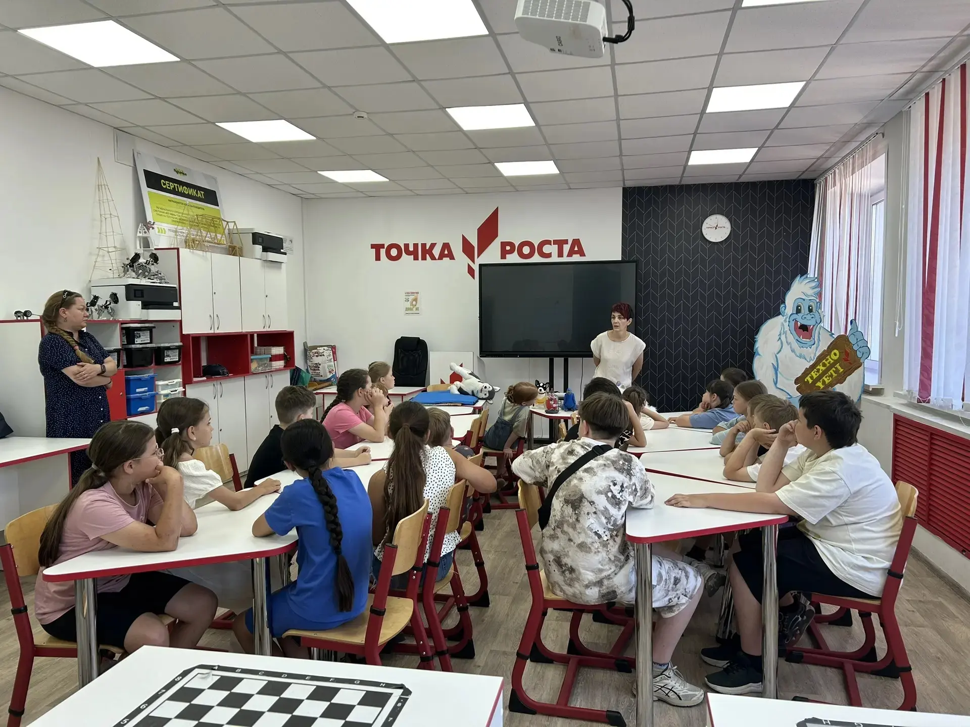 Сегодня в гости к ребятам приехали специалисты фонда помощи животным «ВИАВЕТ» 🐶🐱🐾🐾. Они провели 