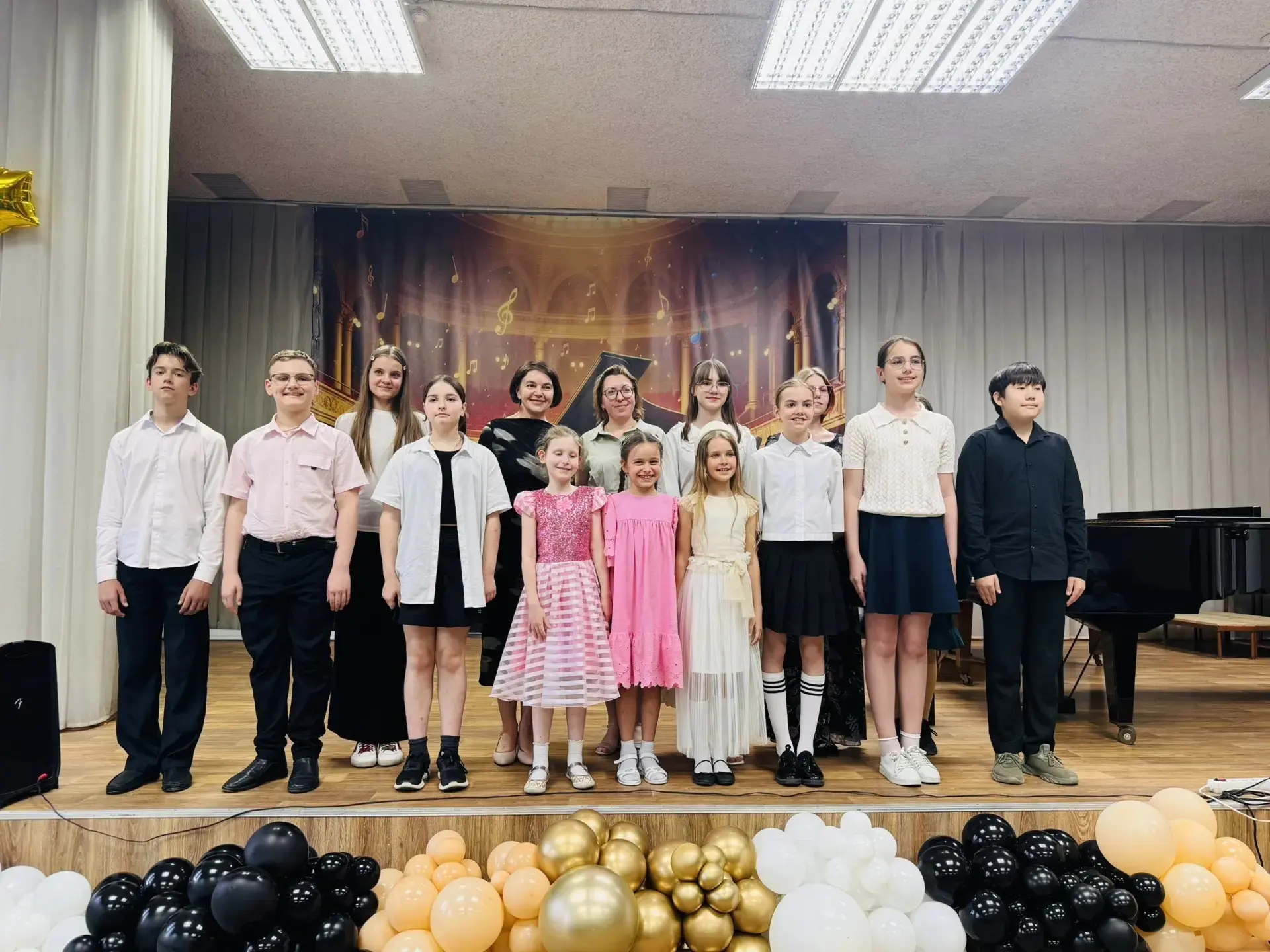 🌸 21 мая в нашей школе состоялся отчетный концерт учащихся классов преподавателей Коло...