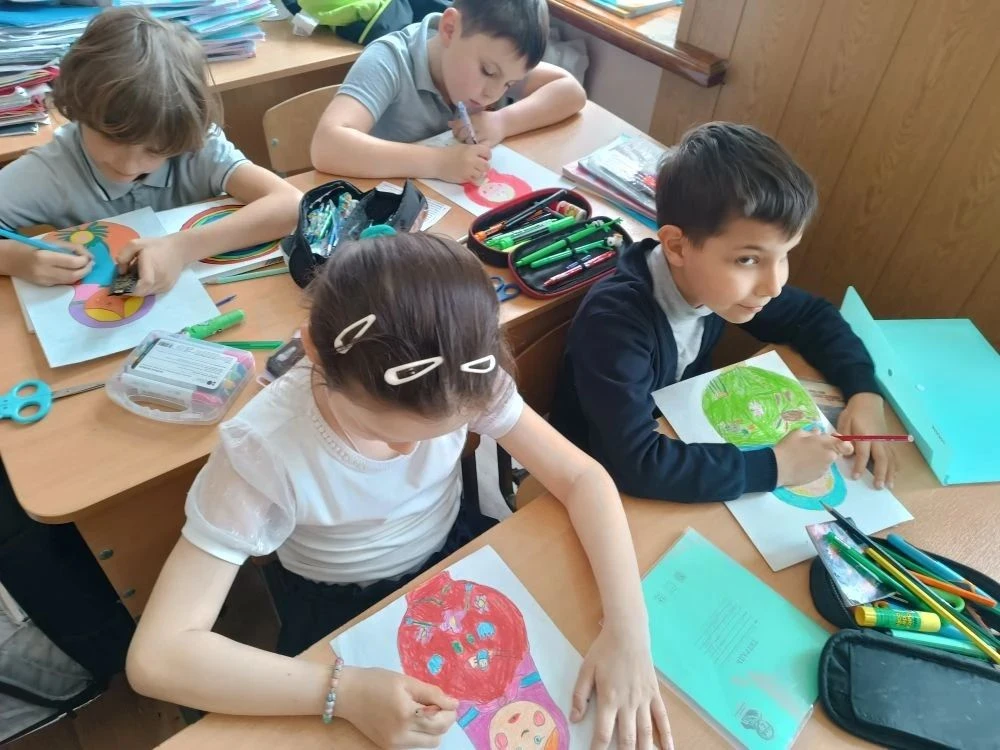 "БИБЛИОТЕКА"📚  В библиотеке Первой гимназии  прошел увлекательный урок, посвященный истории русской 