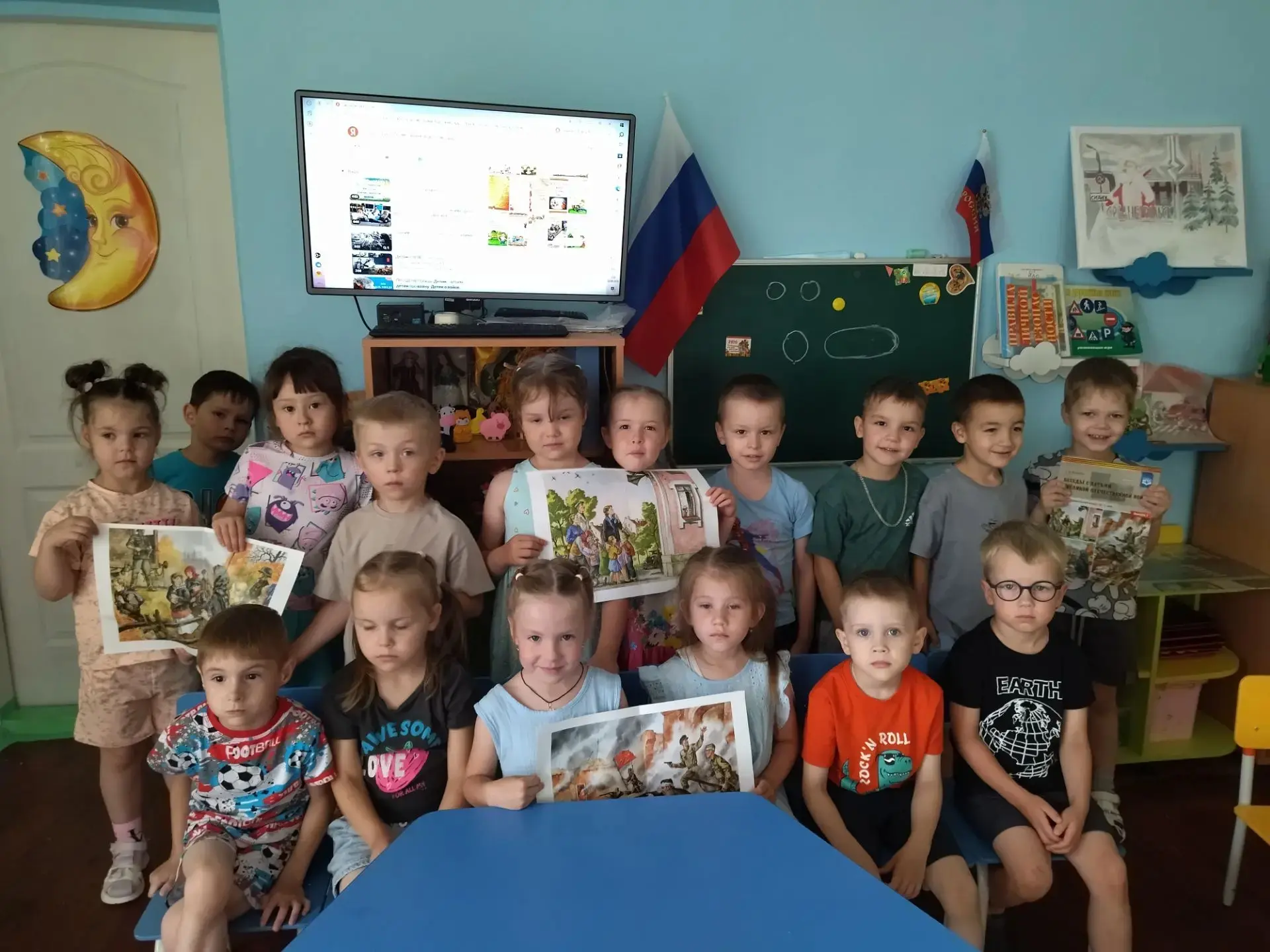 Сегодня, 22 июня, в нашем детском саду прошло тематическое занятие, посвящённое Дню памяти и скорби.