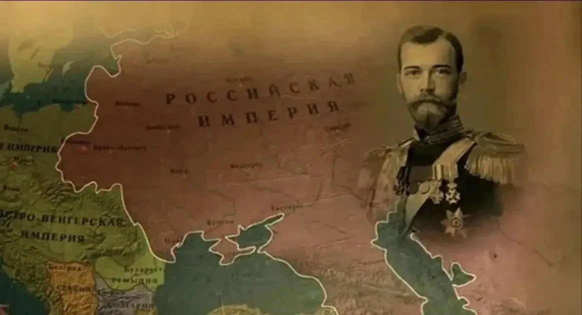 Почему распадаются империи?

Могла ли Российская империя пережить революцию? Был ли у Советского Сою