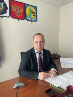 Сегодня отмечает день рождения глава муниципального района имени П. Осипенко Гончаров Е...