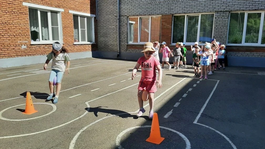 ☀️ Летние "Весёлые старты"! 🏃‍♂️🏃‍♀️

В нашем детском саду прошли яркие и увлекательные летние «Ве