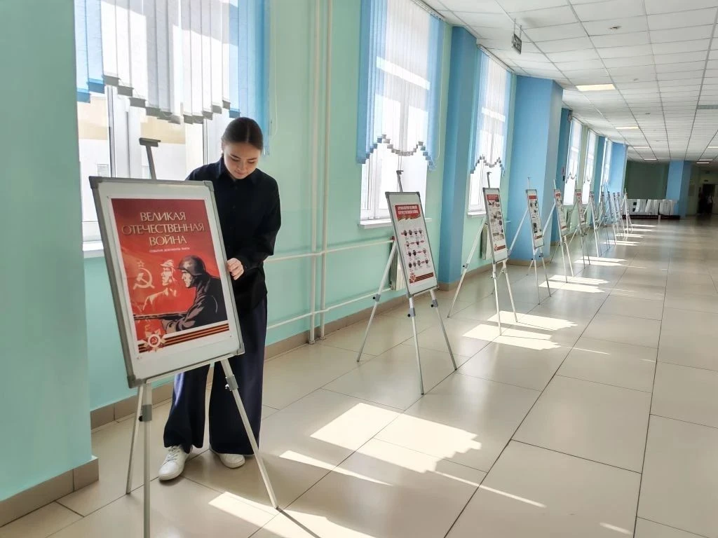 🙌Выставка  ко Дню Победы  Ученическое самоуправление лицея совместно с участниками Всероссийской акц