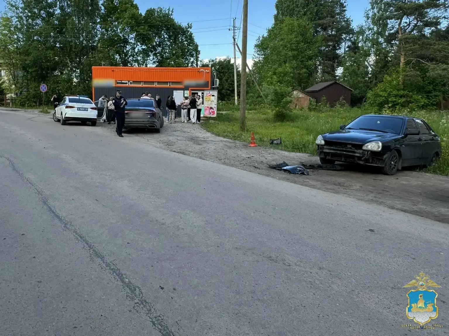 ‼️В Шарье девушка-пешеход пострадала в результате столкновения двух автомобилей.