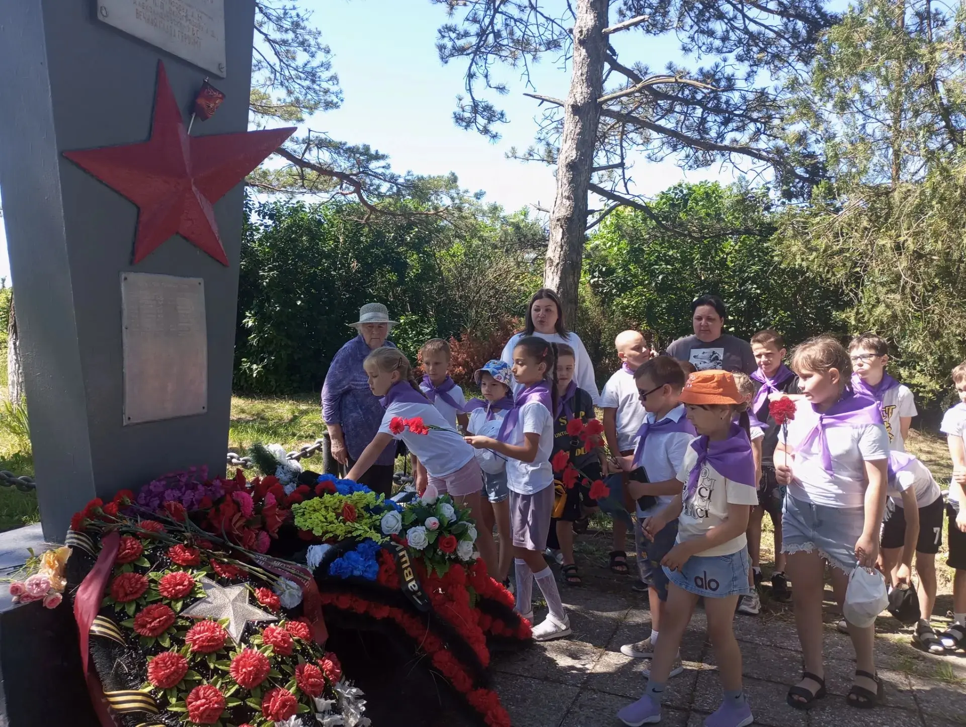 🌹 22 июня, в день памяти и скорби, жители Молдаванского сельского поселения собрались вместе, чтобы