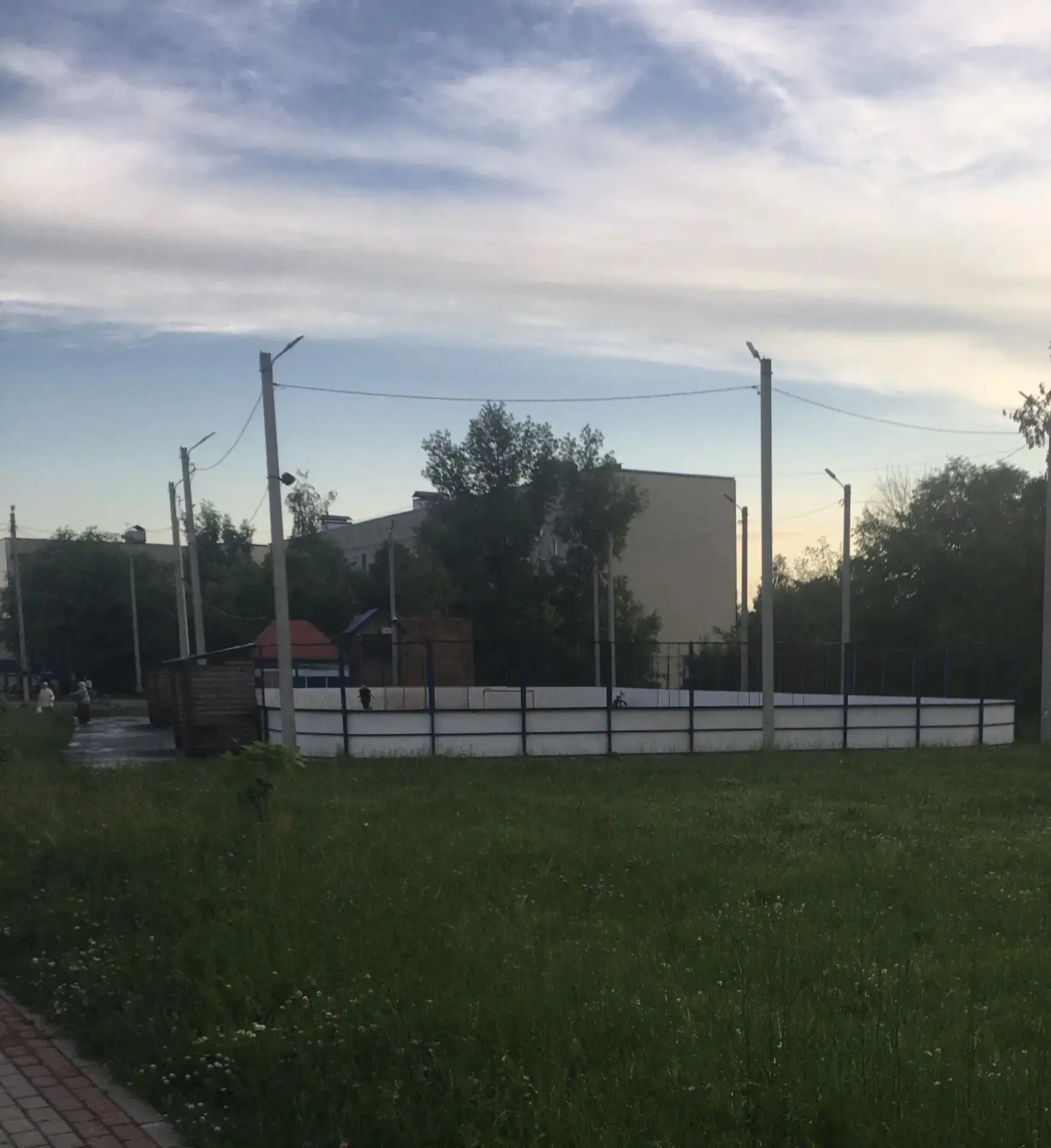 В современном мире, где молодежь проводит значительную часть времени вне дома, вопросы их безопаснос