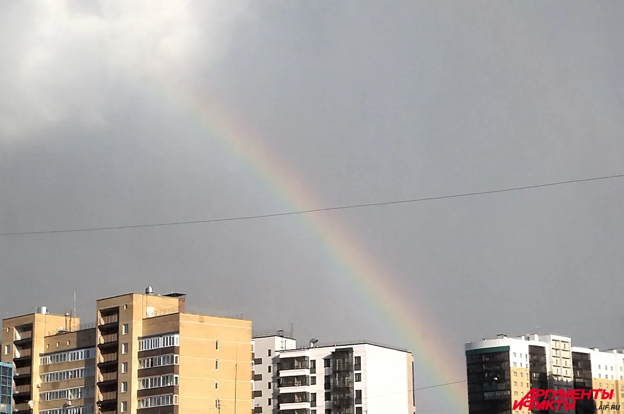 Только посмотрите на эту невероятно красивую радугу! 🌈✨