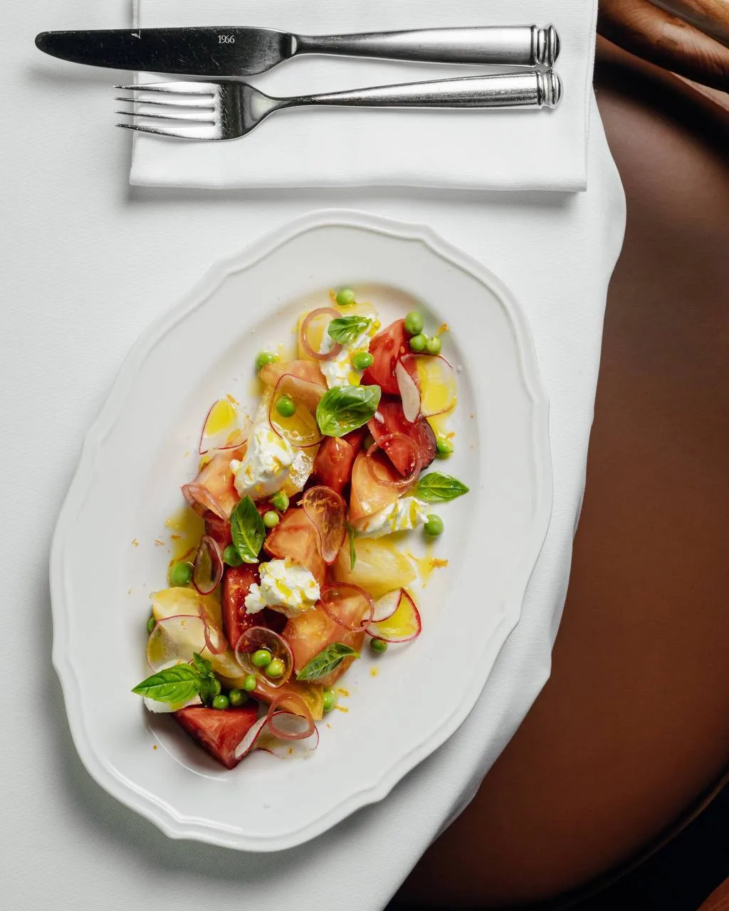 Летом даже рестораны обновляют гардероб. Brasserie «Кузнецкий Мост» в этом году решил не просто осве
