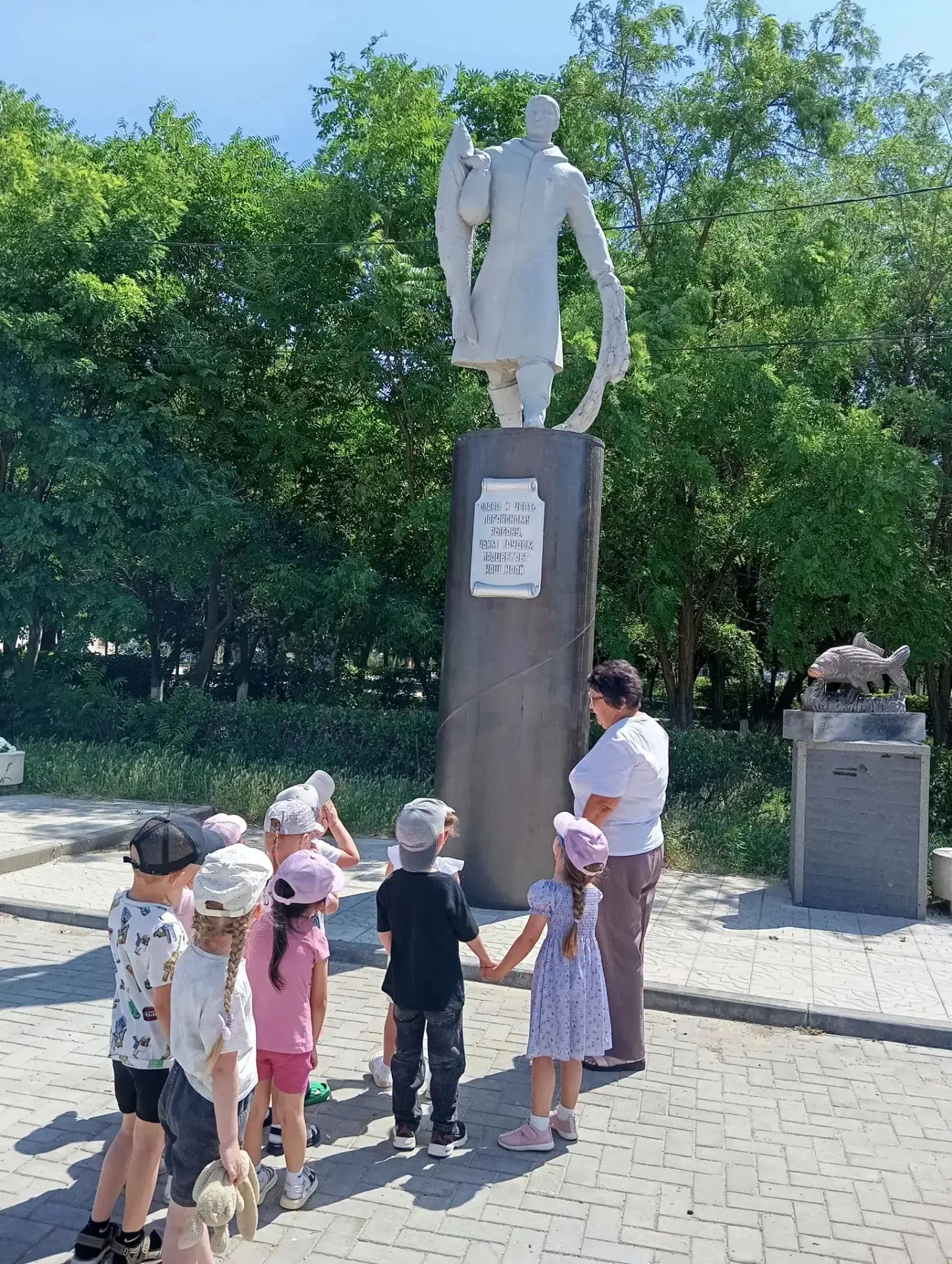 Татьяна Ивановна знает главный секрет: любовь к городу невозможно воспитать по картинка...