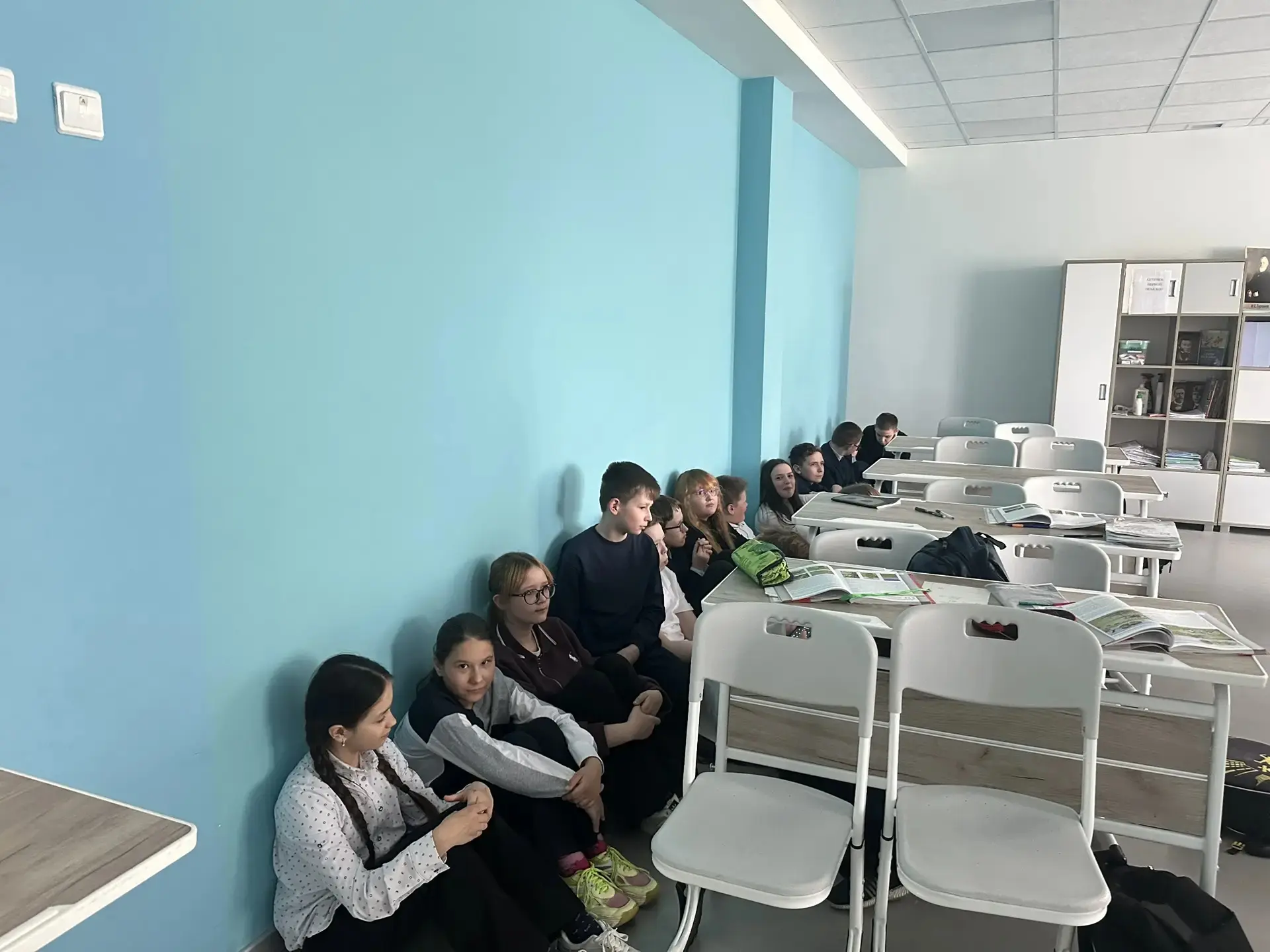 🚨 Всероссийские учения по безопасности в школе! 🏫🛡️  Сегодня, 22 апреля 2026 года, наша школа принял