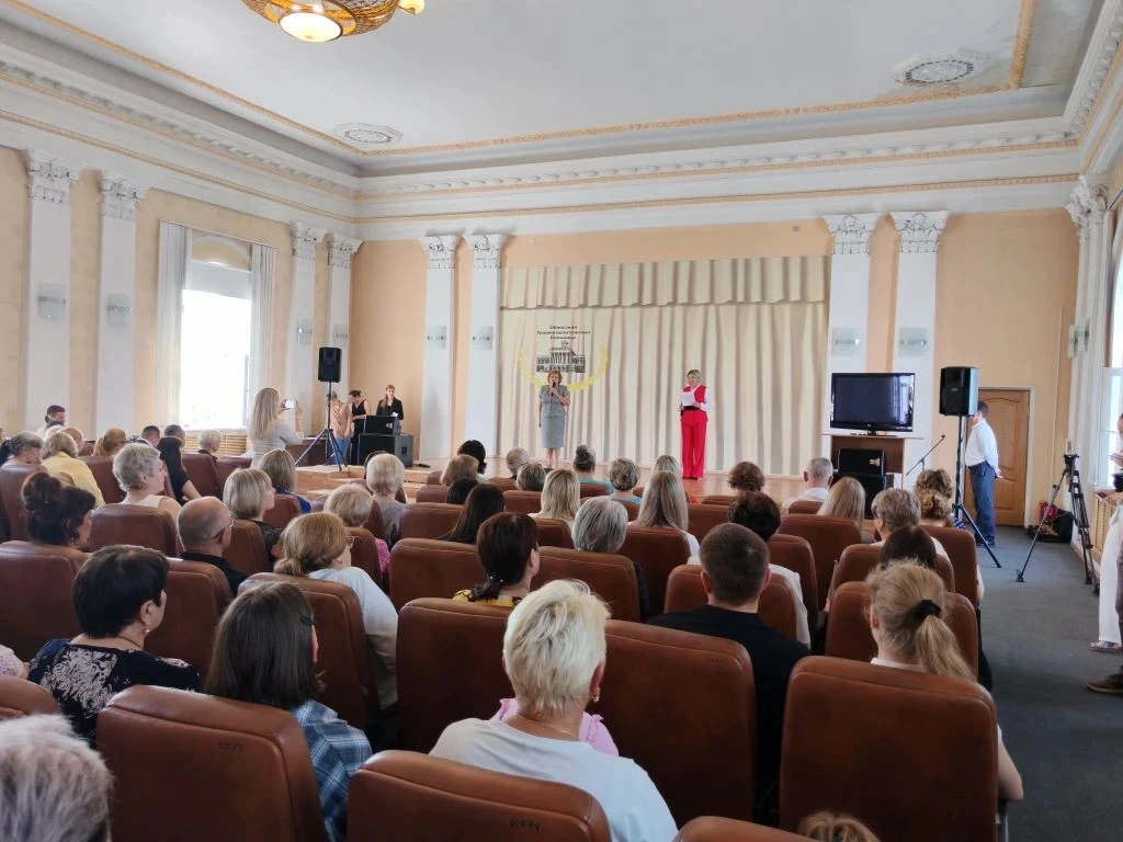 🎉 В преддверии Дня медицинского работника председатель Прокопьевского городского Совета Вальшина За