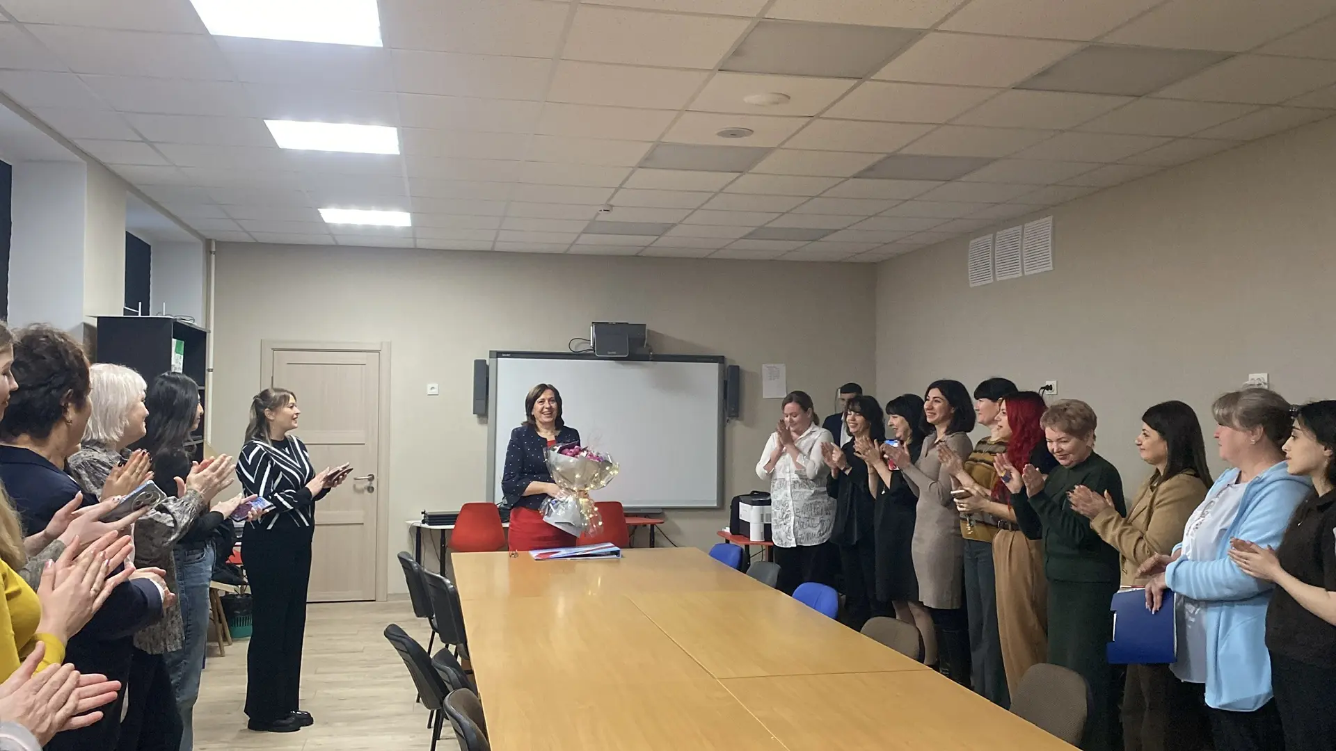 Уважаемая Людмила Владимировна!  От всего коллектива нашего образовательного центра искренне поздрав