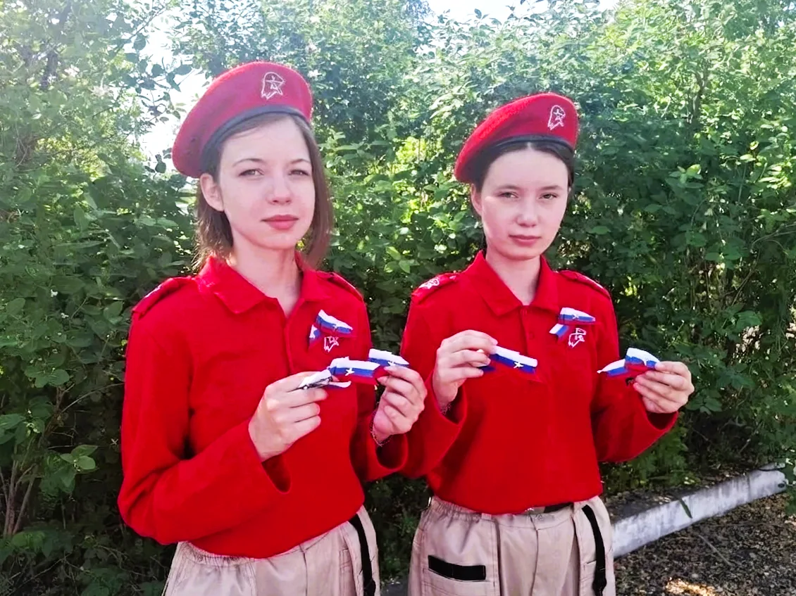 ✨ От сердца к сердцу!

В преддверии Дня России юнармейцы отряда Безруковской школы Новокузнецкого му