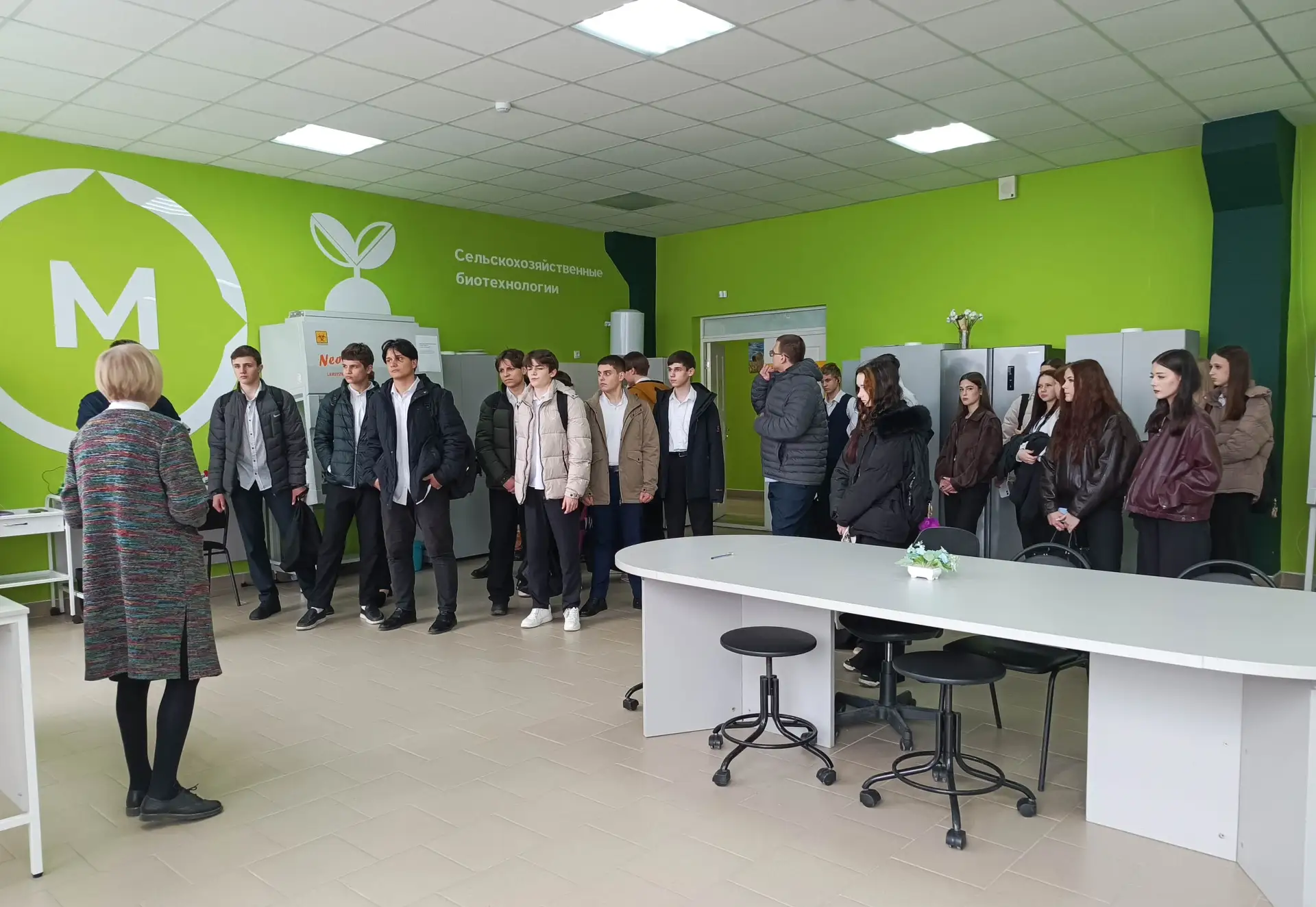 🏫 В рамках профориентационной работы учащиеся школ города Ейска посетили отделение сельского хозяйст