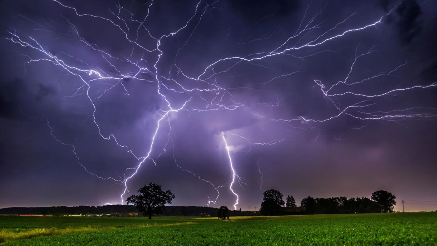 ⚡️Как пережить грозу
