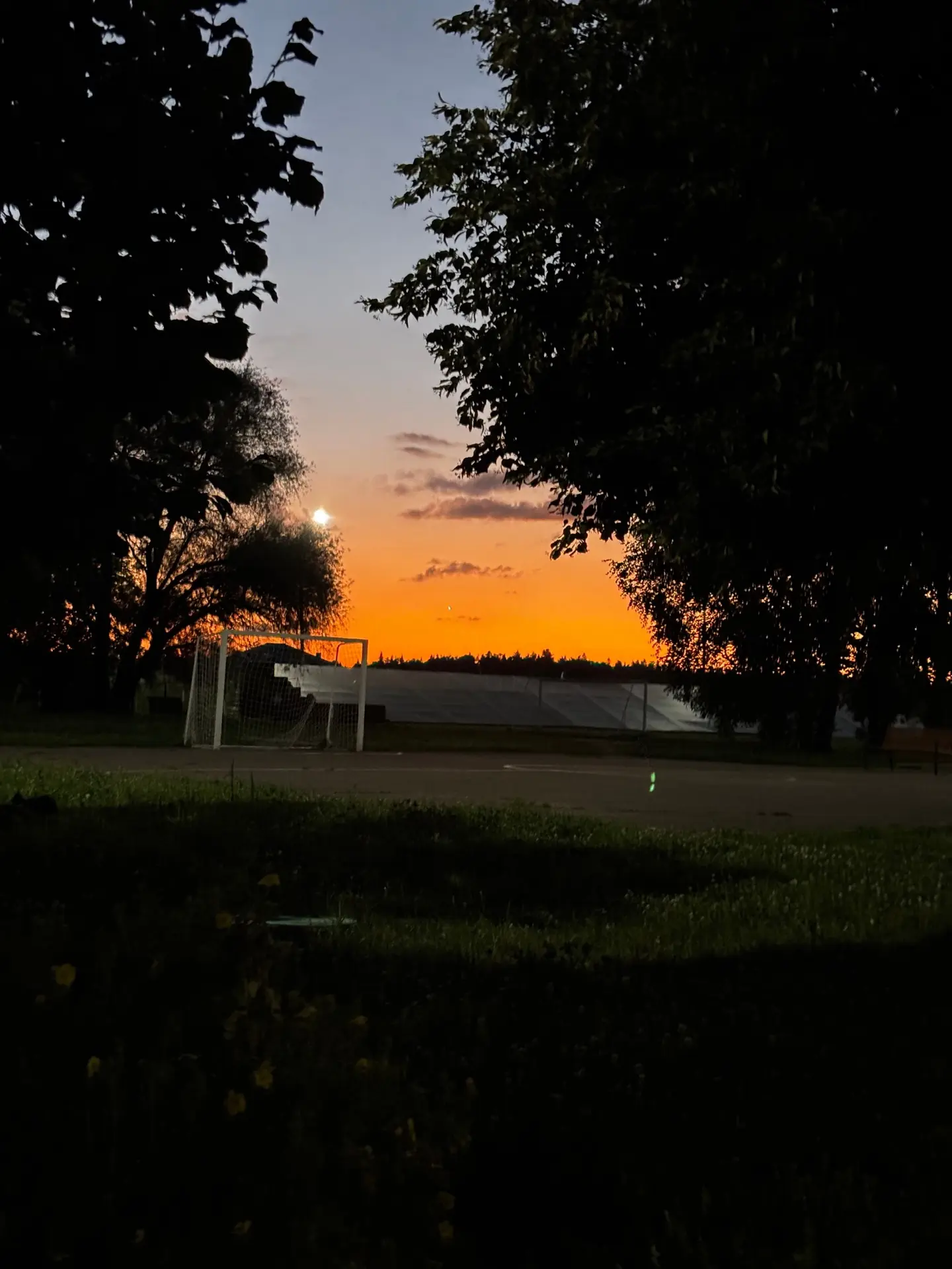 Летний марафон закатов 🌅

Продолжаем любоваться небом вместе с вами! В нашей подборке — новые кадры
