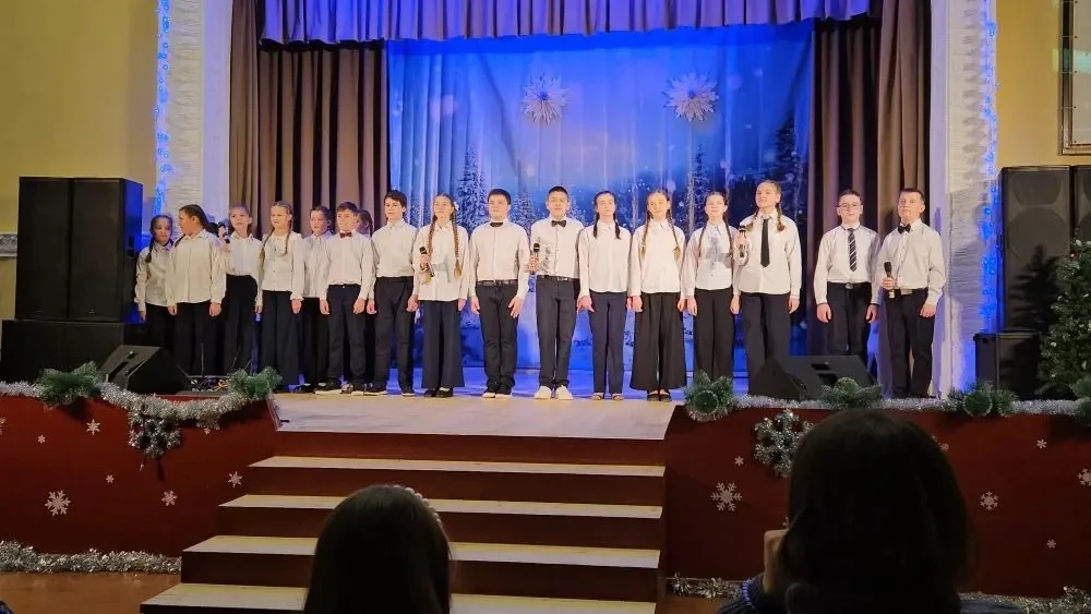 Учащиеся окунулись в мир рождественской сказки! ❄️  Ребята нашей школы, уже традиционно, приняли уча