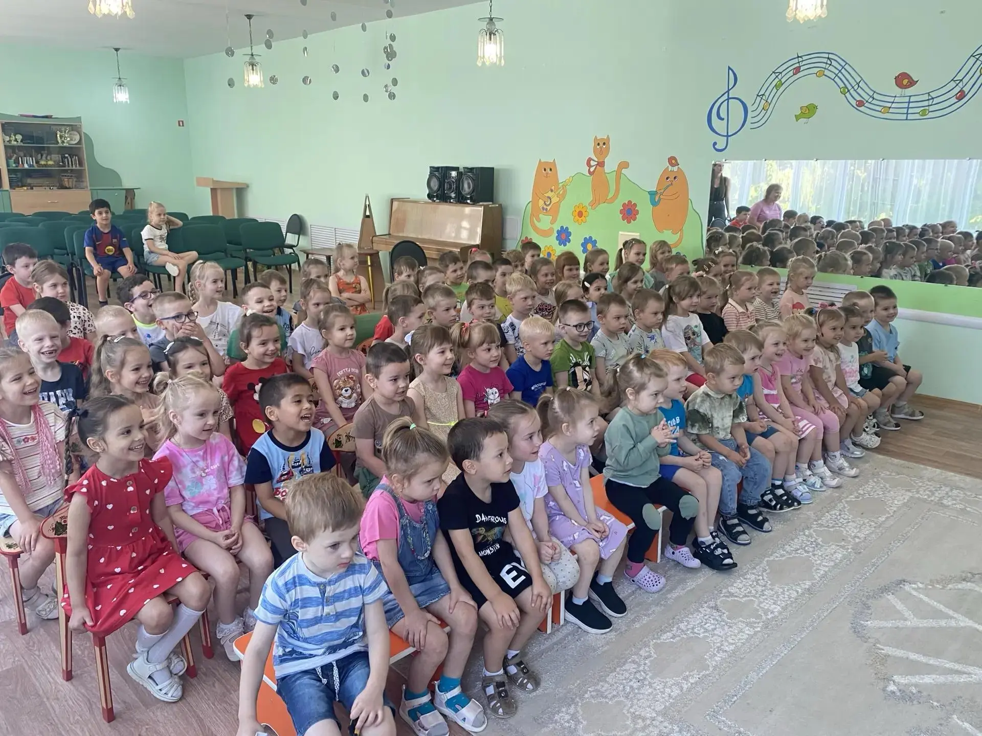 Сегодня у нас в гостях побывал Воронежский музыкальный театр кукол "Скоморох" со спектаклем «Друг дл