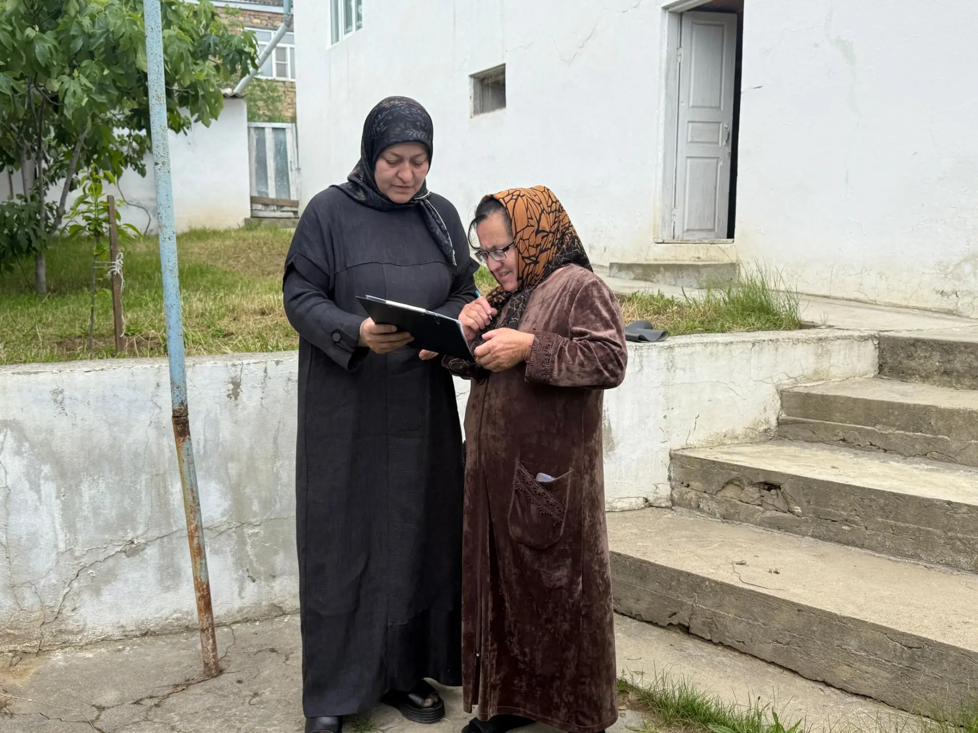 Поддомовой обход — на страже качества социальной помощи!

Специалисты по социальной работе отделения